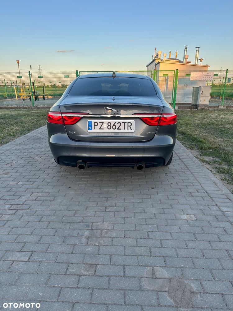 Jaguar XF 3.0 TDV6 R-Sport - 3