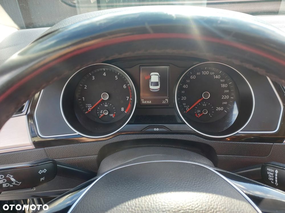 Volkswagen Passat 1.8 TSI BMT Highline - 10