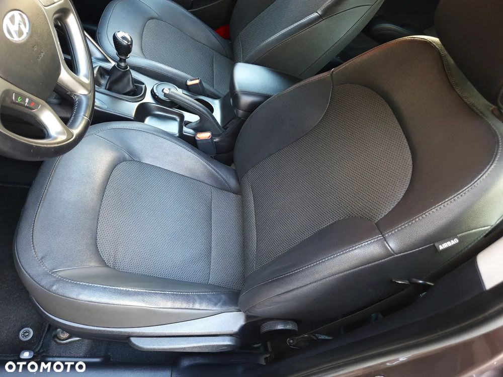 Hyundai ix35 2.0 2WD Trend - 16