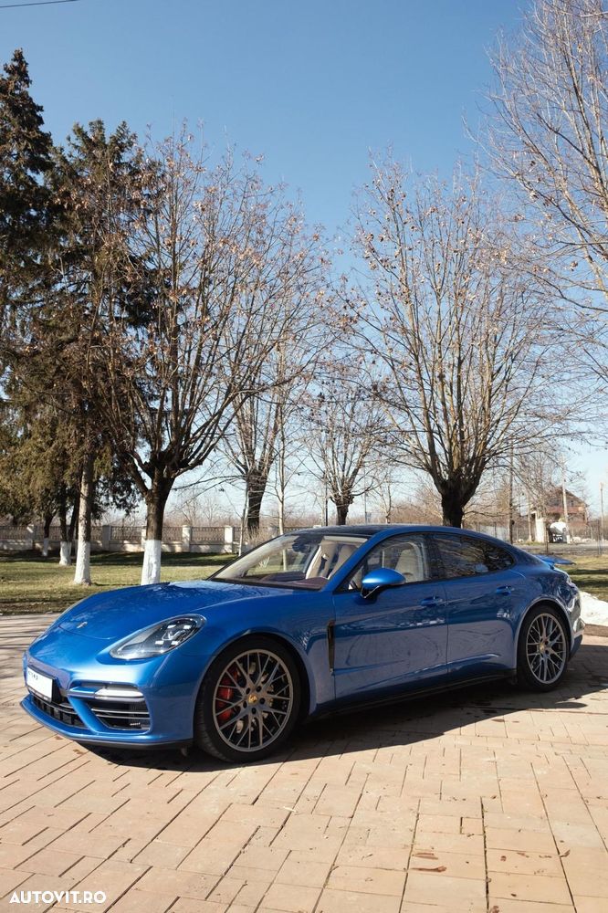 Porsche Panamera Turbo - 1