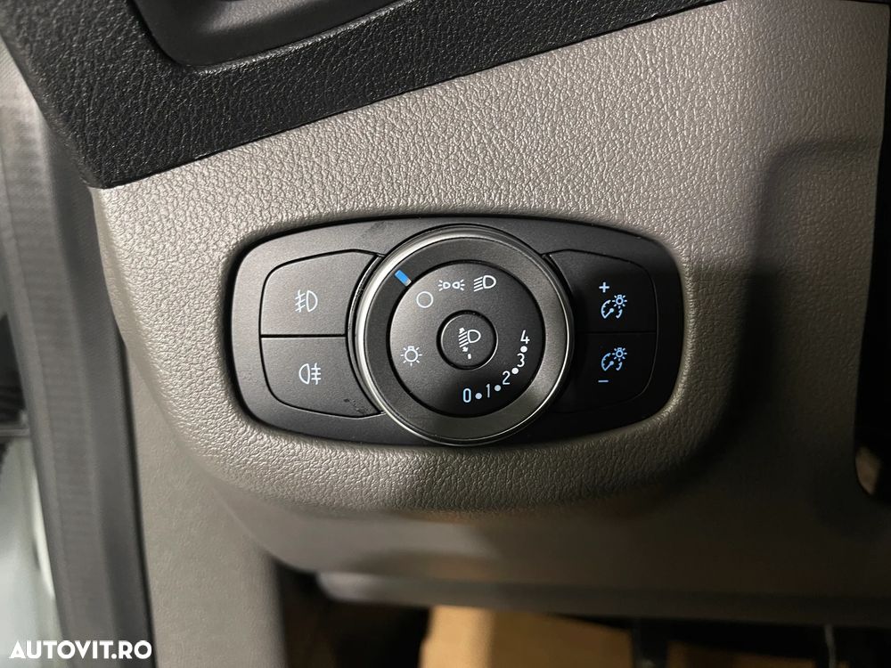 Ford Transit Connect - 10