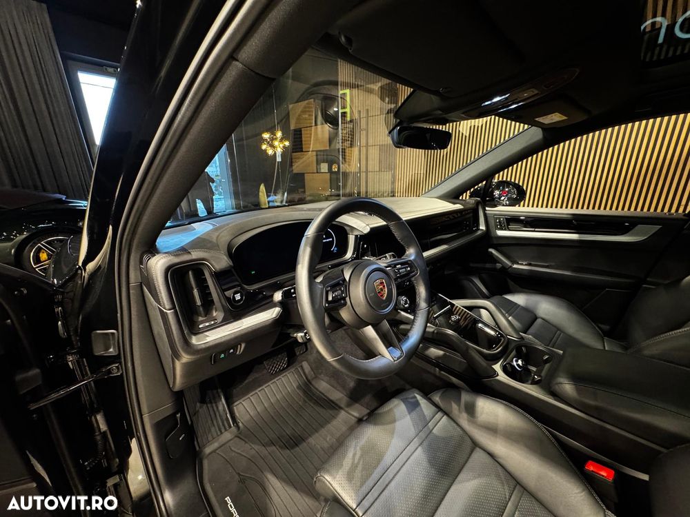 Porsche Cayenne Coupe E-Hybrid - 10