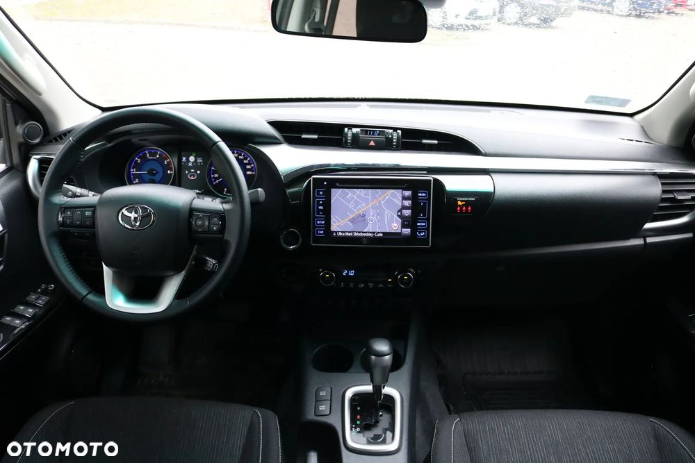 Toyota Hilux - 1
