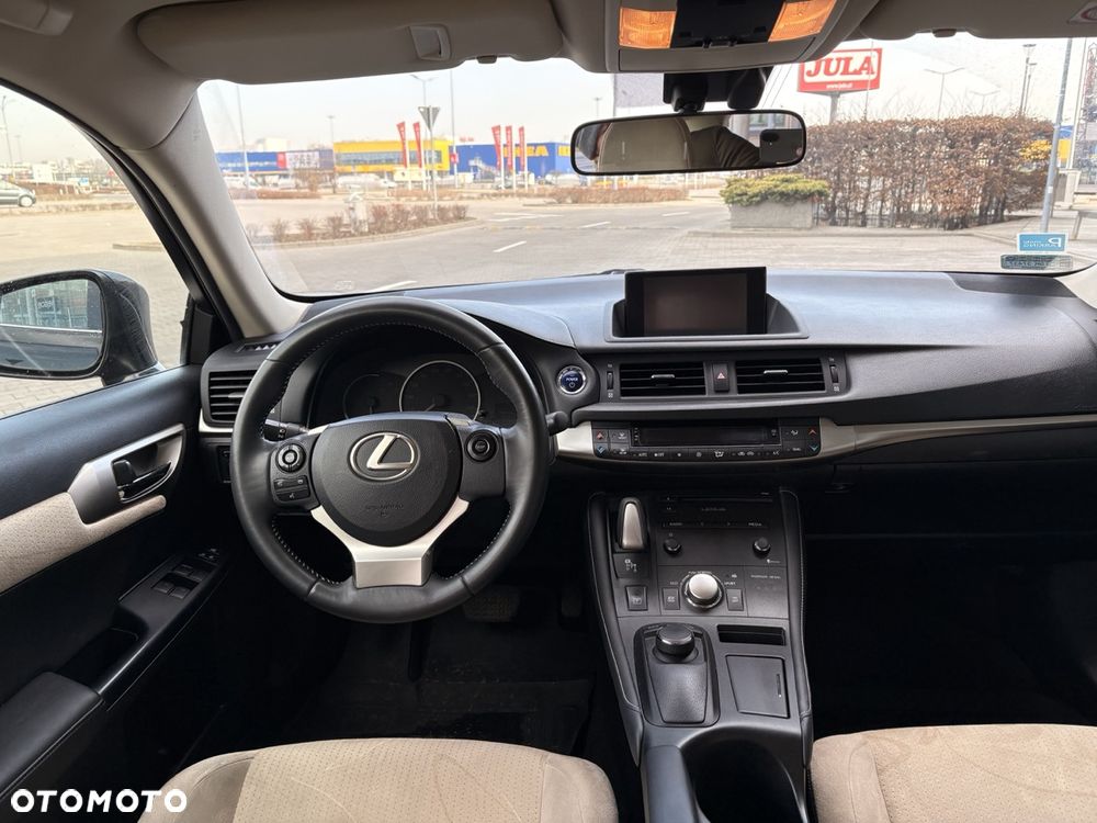 Lexus CT - 10
