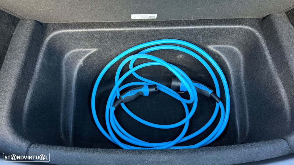 Tesla Model Y Long-Range RWD - 17