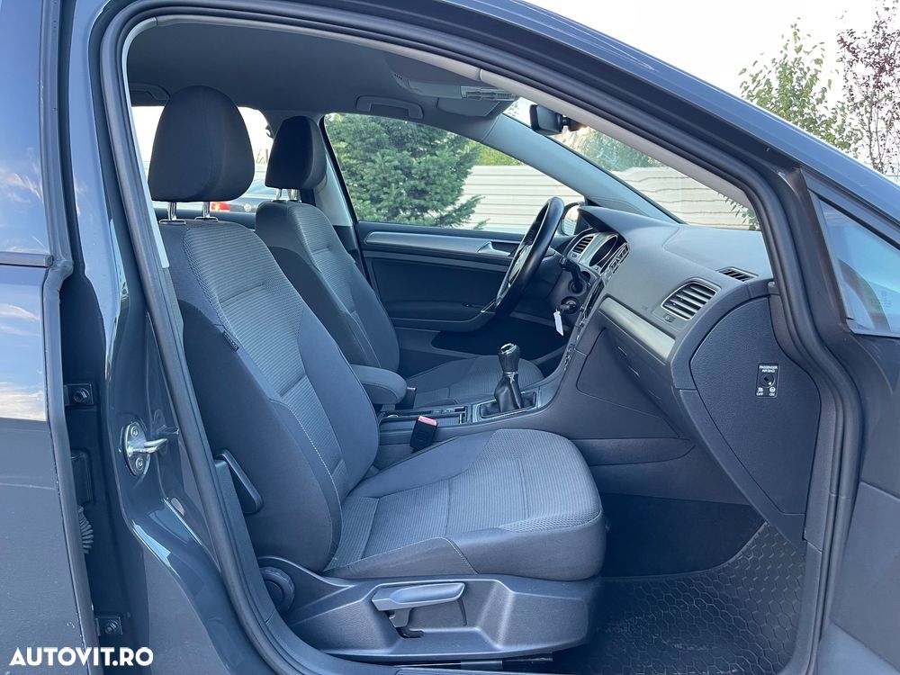 Volkswagen Golf - 15