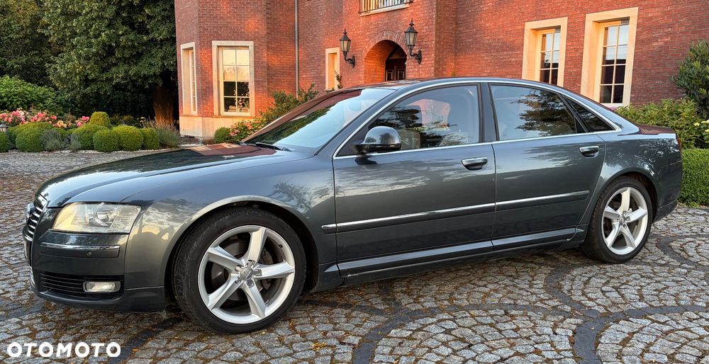 Audi A8 - 2