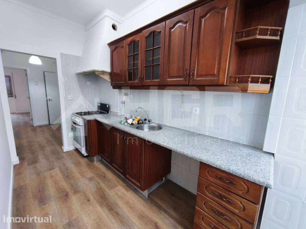 T1 | SEMI-RENOVADO | LOCALIZAÇÃO CENTRAL | ALTO SEIXALINHO - Grande imagem: 5/14