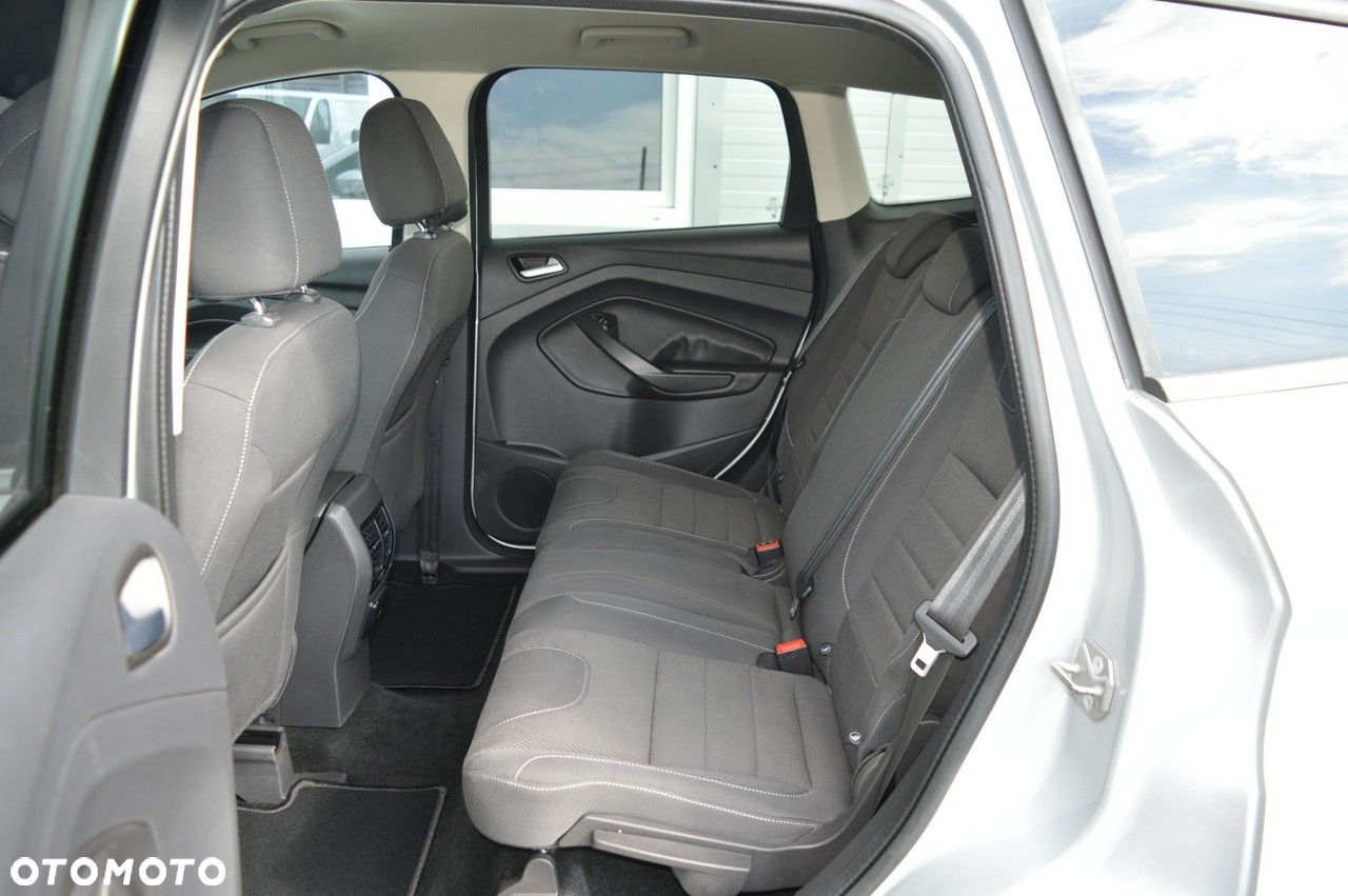 Ford Kuga - 32