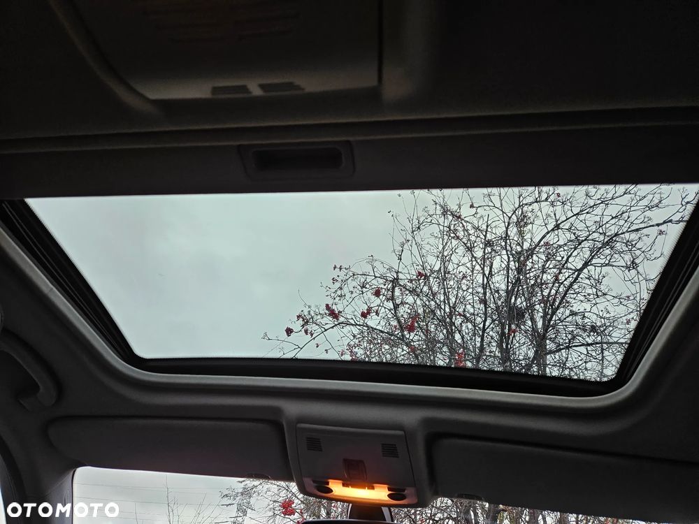 BMW Seria 3 320i - 24