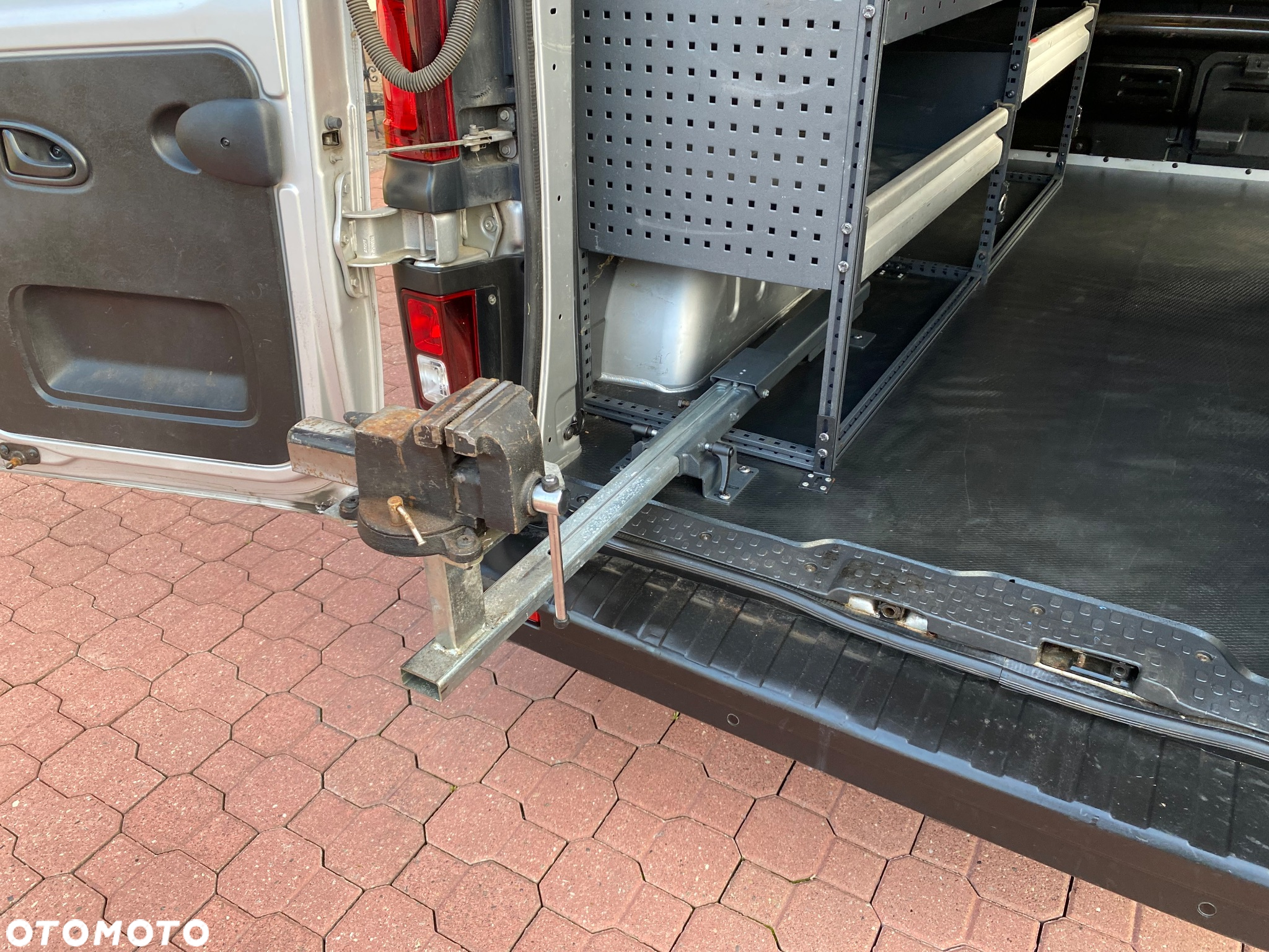 Renault TRAFIC L1 H1 profesjonalna zabudowa WARSZTATOWA - 13