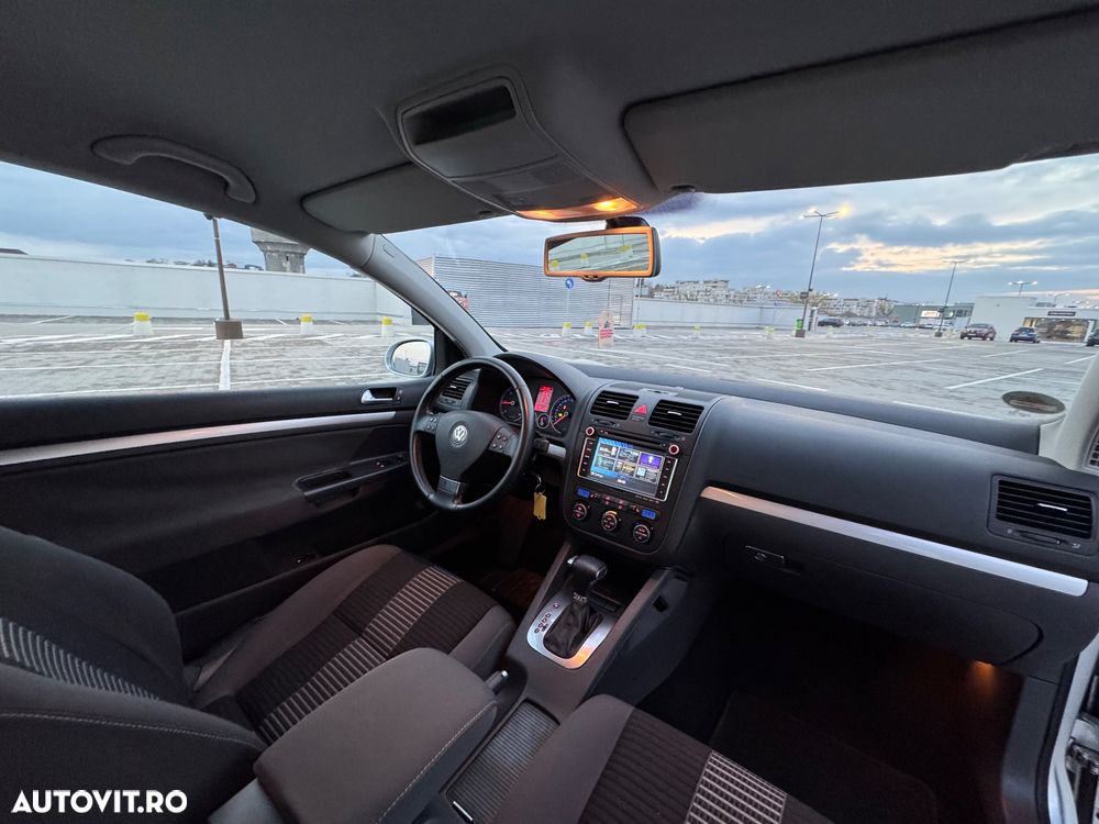 Volkswagen Golf 2.0 TDI DPF DSG United - 24