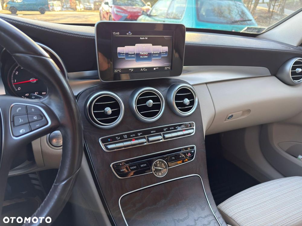 Mercedes-Benz Klasa C 200 4-Matic 9G-TRONIC - 7