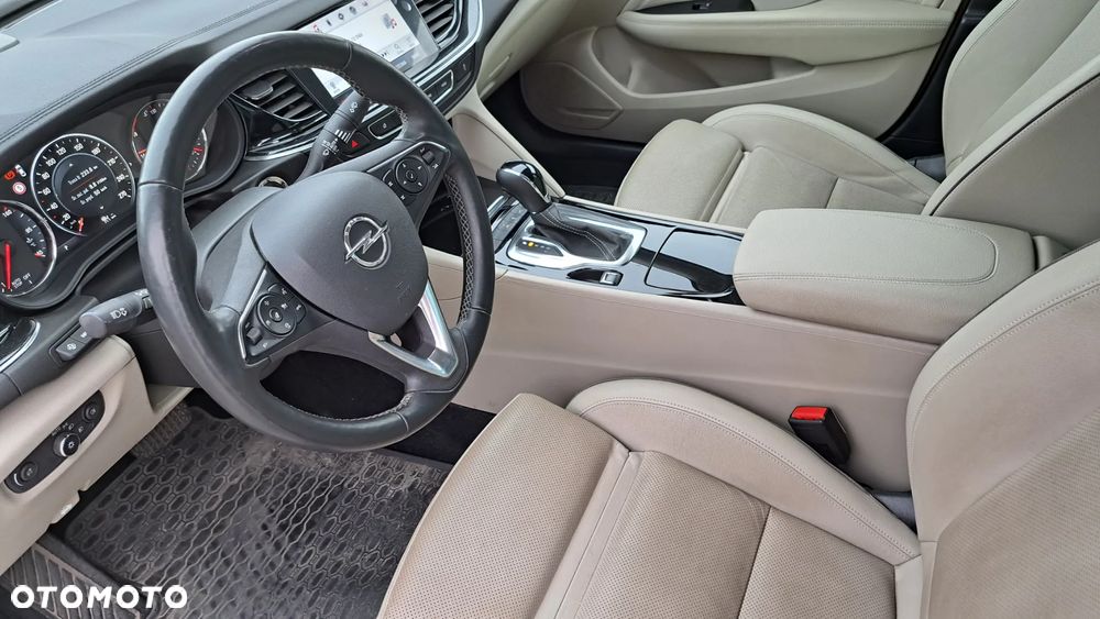 Opel Insignia 1.5 T Exclusive S&S - 10