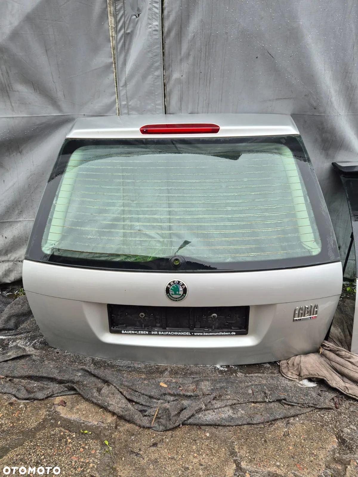 KLAPA BAGAŻNIKA KOD LAK. LA7W SKODA FABIA I - 1