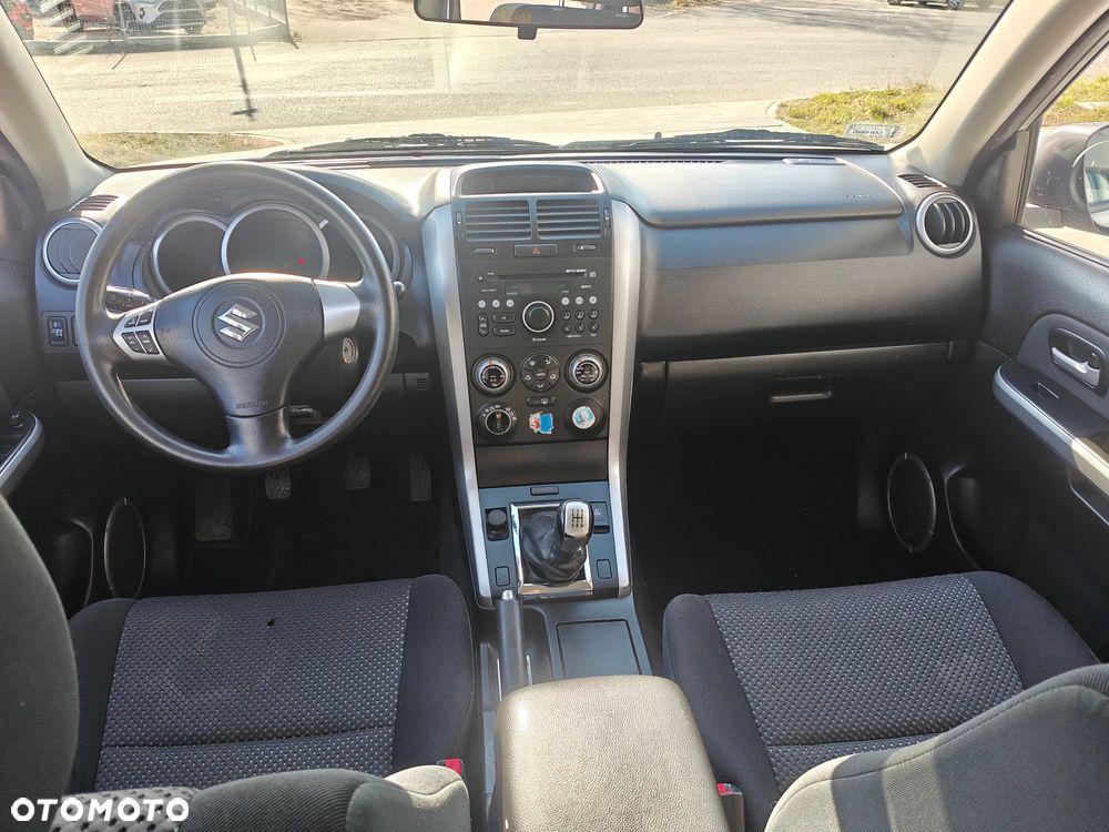 Suzuki Grand Vitara 2.0 De luxe - 13
