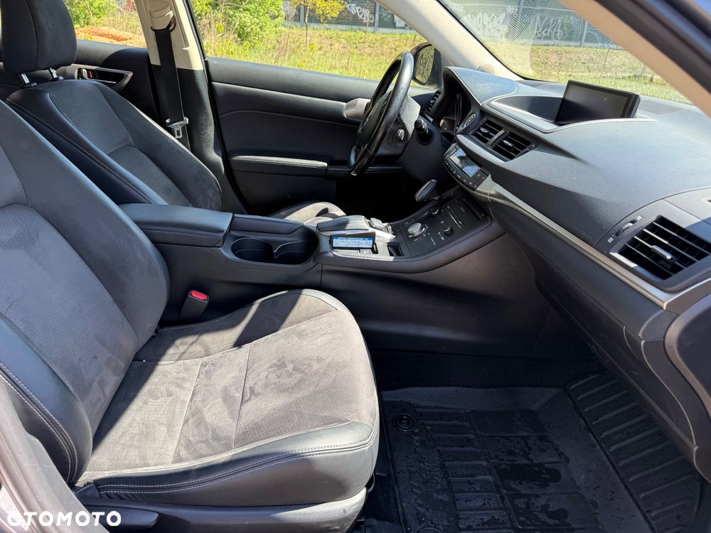 Lexus CT 200h Prestige - 17