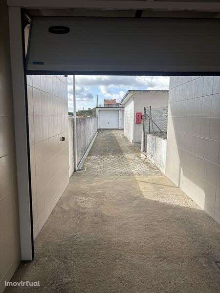 Alugo garagem fechada gafanha da nazare - Grande imagem: 2/2