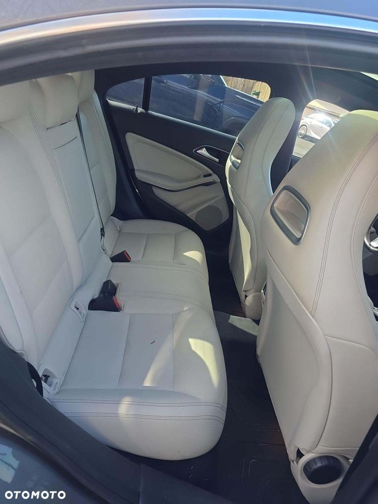 Mercedes-Benz CLA 250 4Matic 7G-DCT - 9