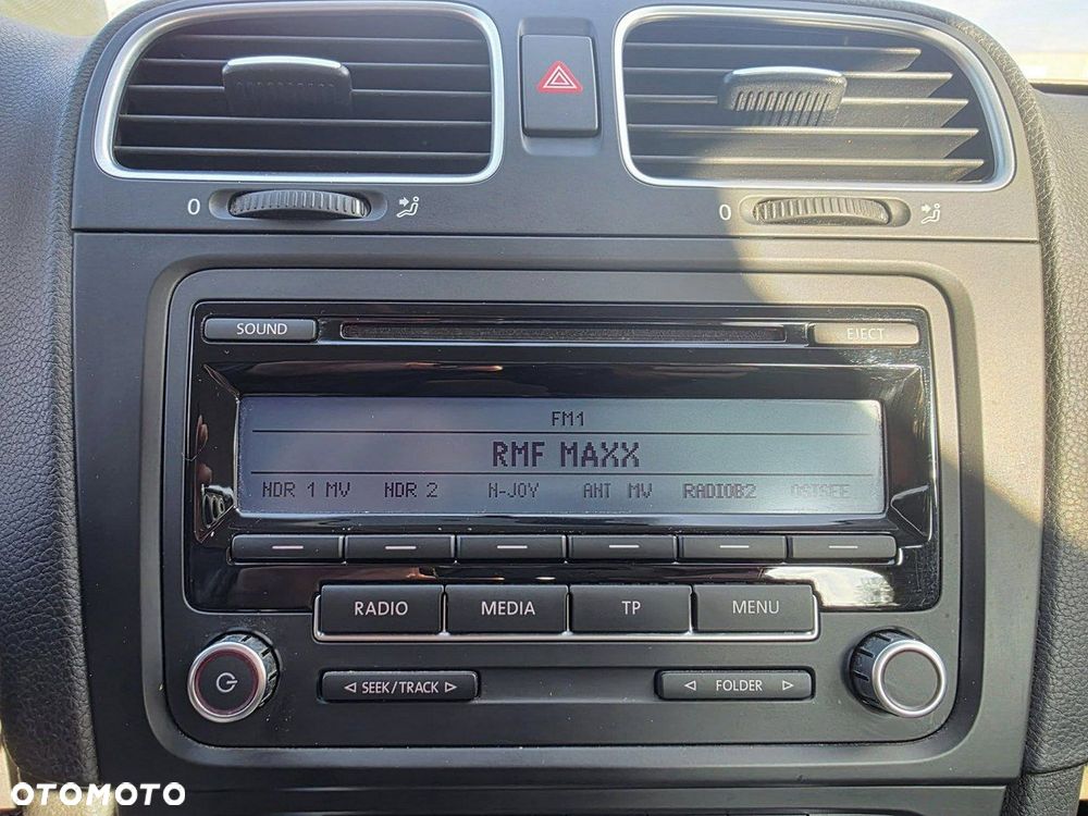 Volkswagen Golf Variant 1.6 TDI DPF BlueMotion Technology Trendline - 16