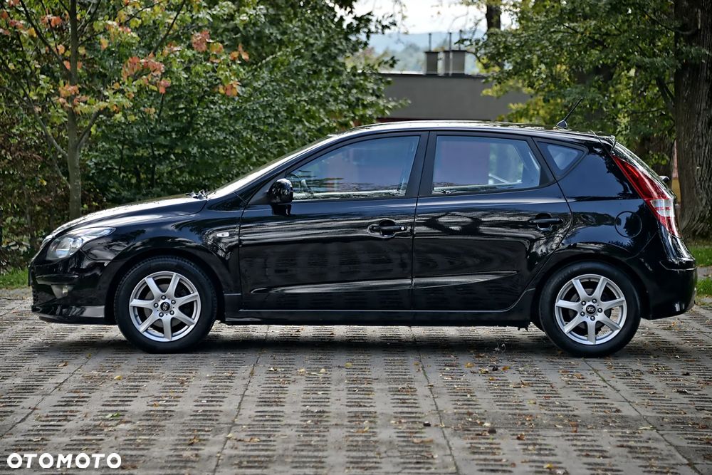 Hyundai i30 1.4 Comfort EU5 - 19