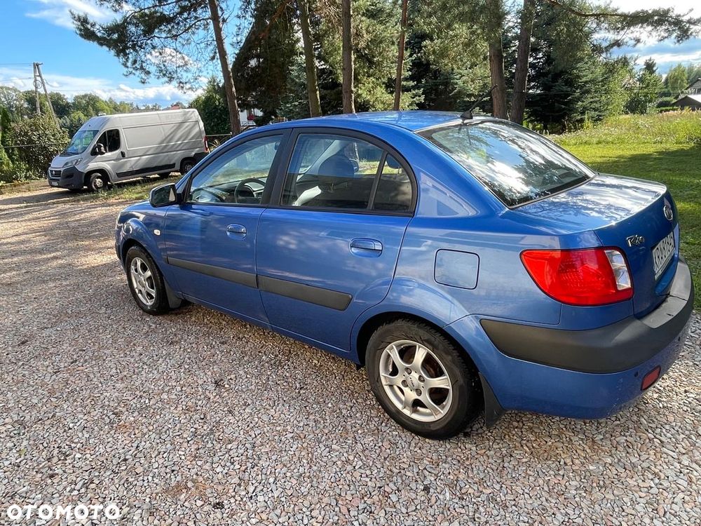 Kia Rio 1.4 Family - 3