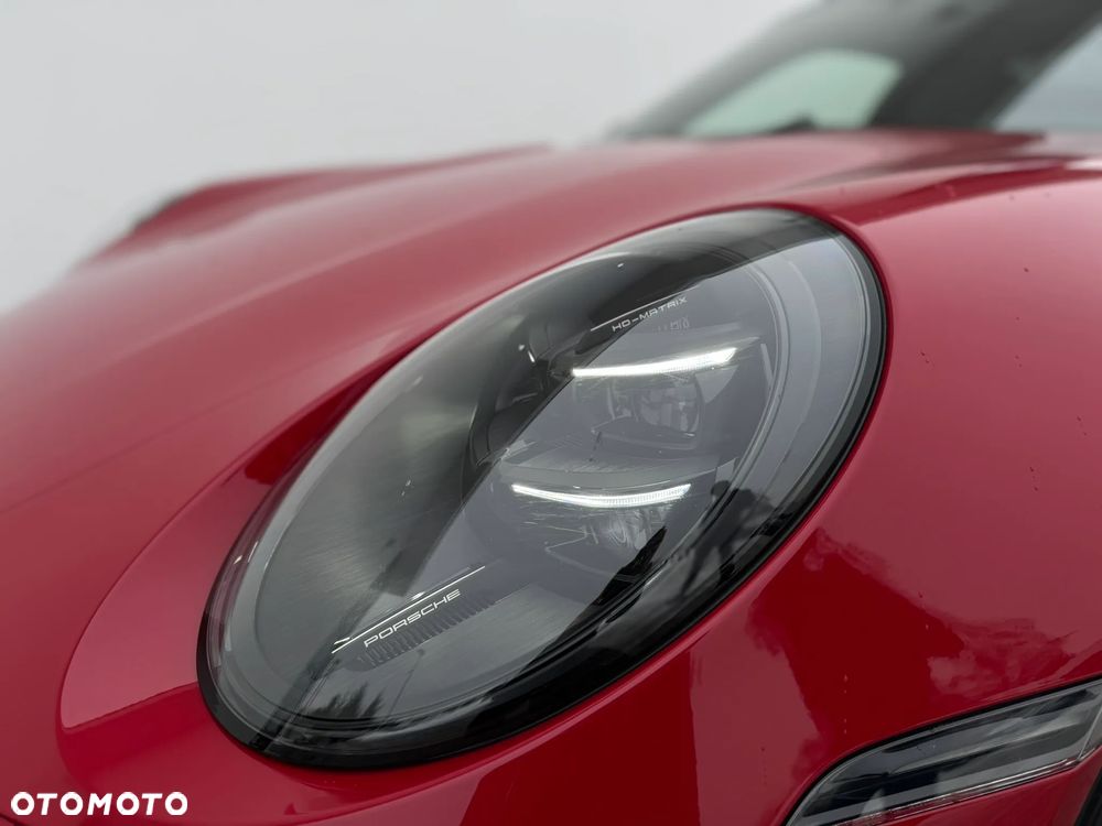 Porsche 911 Carrera 4 GTS PDK - 8