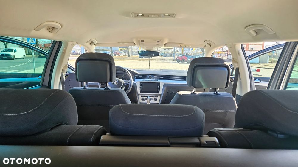 Volkswagen Passat - 17