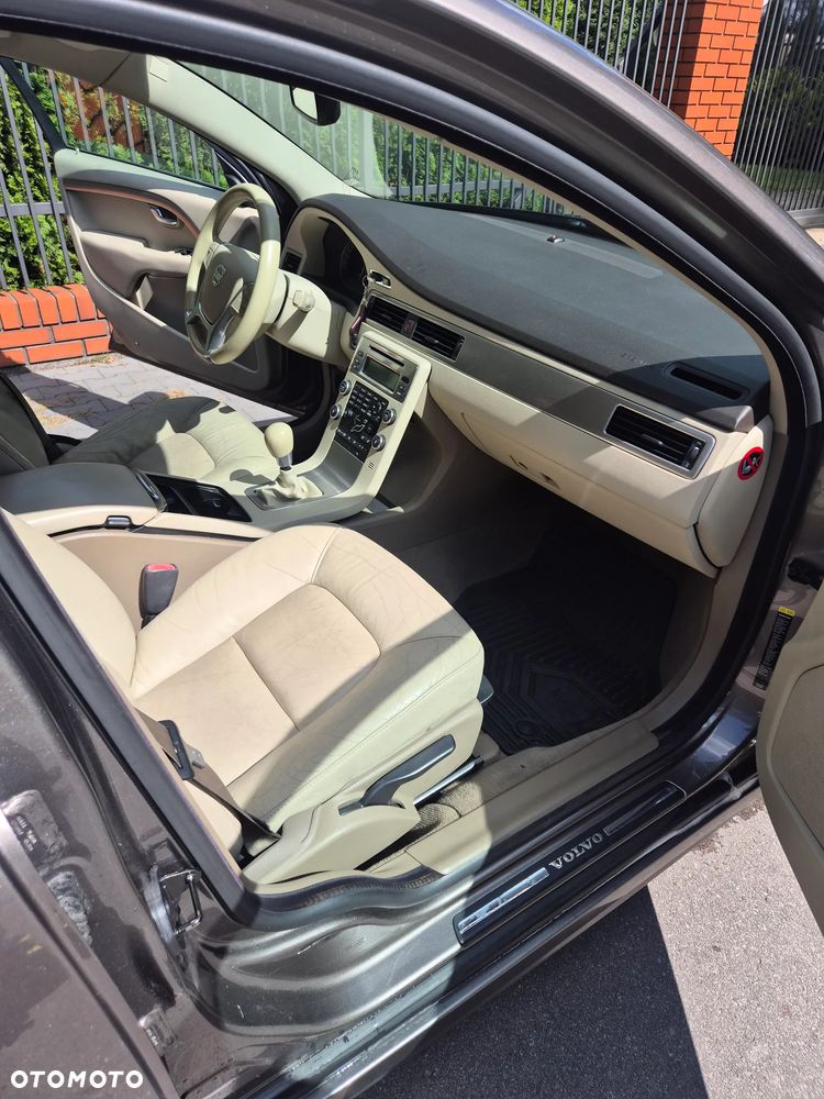 Volvo V70 2.0D Momentum - 9