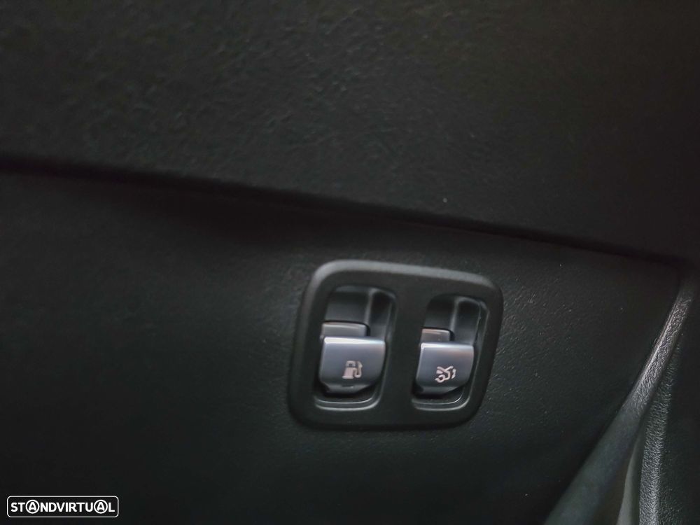 Mercedes-Benz C 300 e 9G-TRONIC AMG Line Advanced - 48