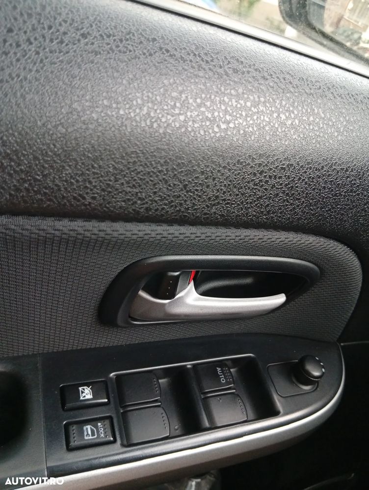 Suzuki Grand Vitara 1.9 DDiS Comfort DPF Limited - 12
