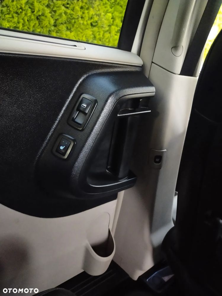 Chrysler Town & Country 3.6 Limited - 30
