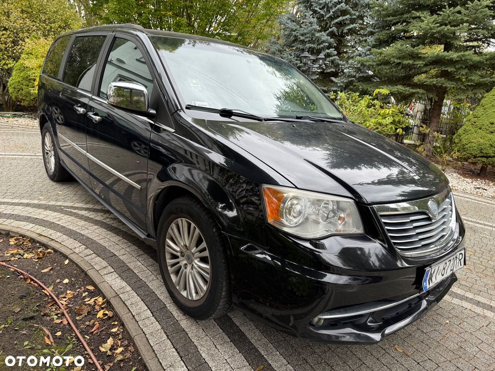 Lancia Voyager - 14