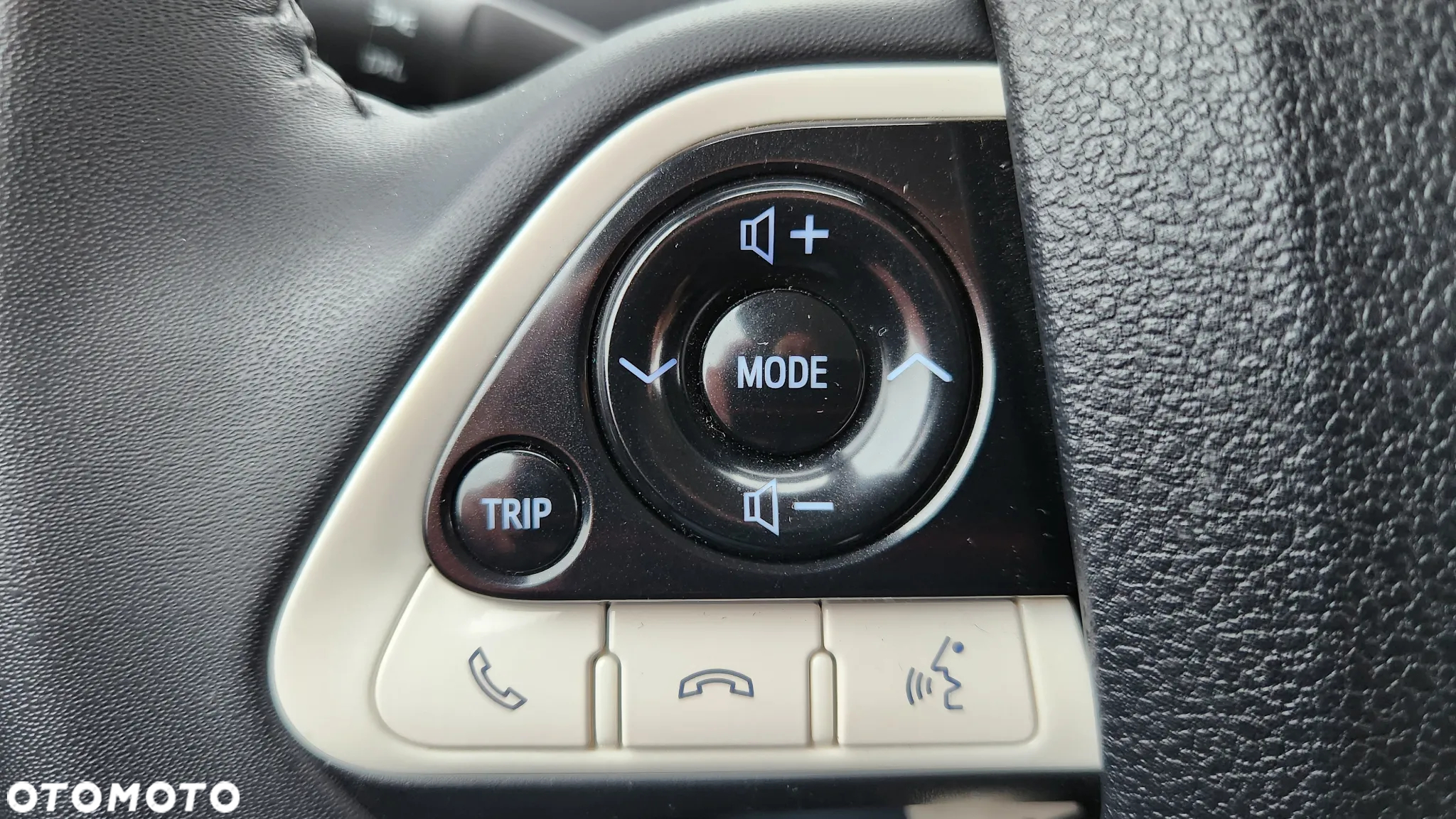 Toyota Prius Plug-in Hybrid - 31