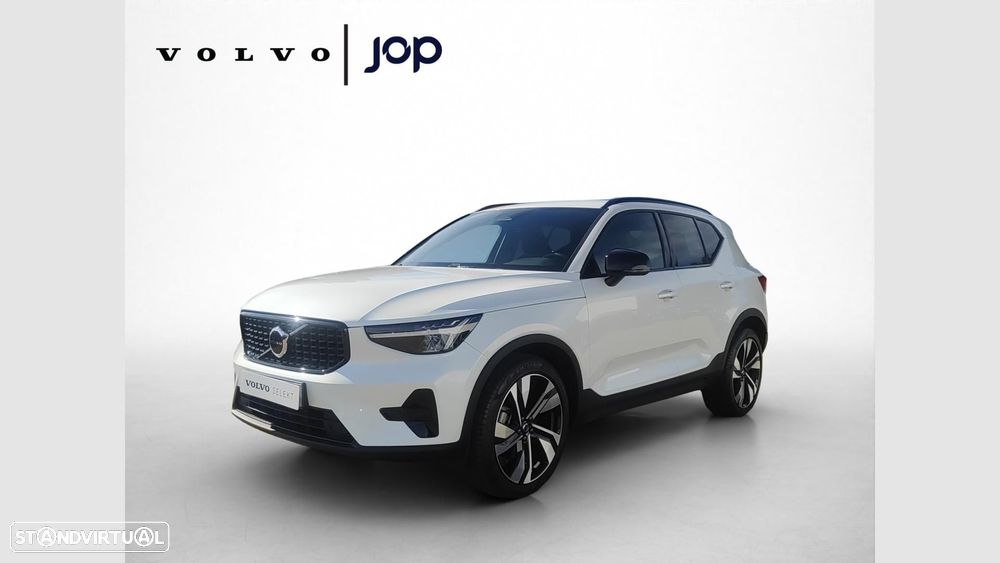 Volvo XC 40 2.0 B3 Plus Dark - 2