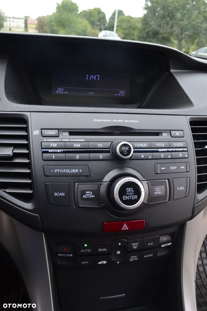 Honda Accord 2.0 Executive - 17