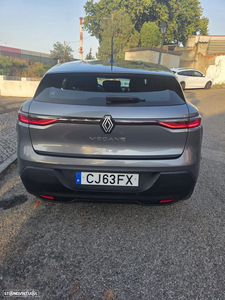 Renault Mégane E-Tech - 4