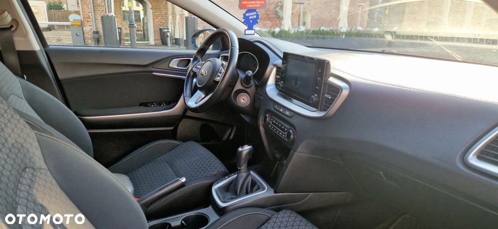 Kia Ceed - 13