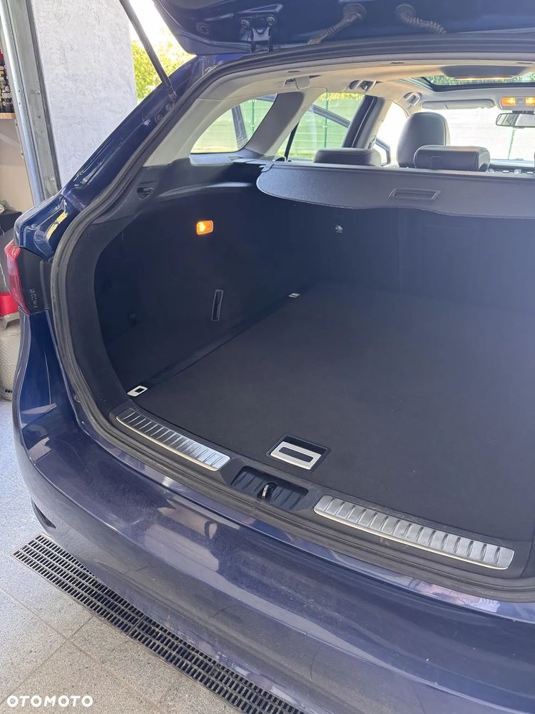 Toyota Avensis Touring Sports 1.8 Business Edition - 25