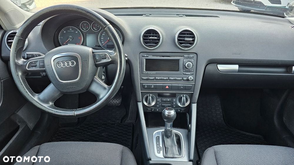 Audi A3 Sportback 1.6 TDI DPF Ambiente S tronic - 16