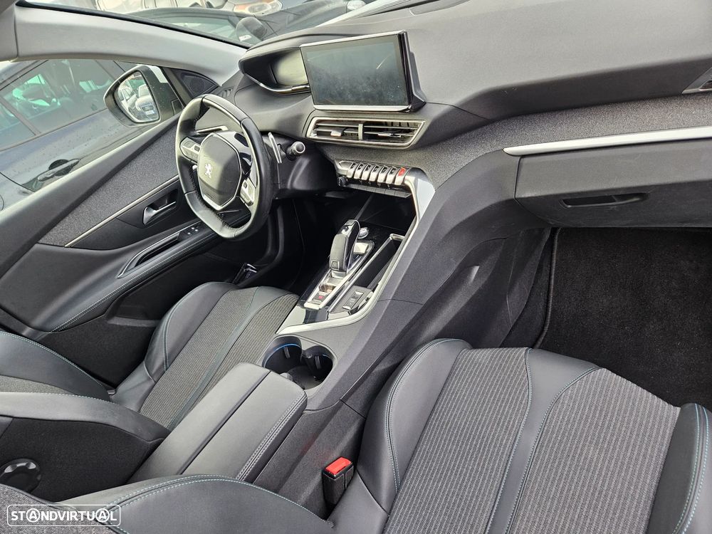 Peugeot 3008 1.5 BlueHDi Allure EAT8 - 17