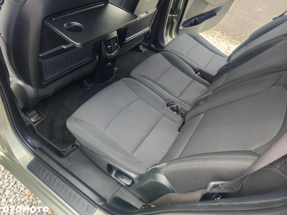 Kia Carens 1.6 GDI ISG Spirit - 32
