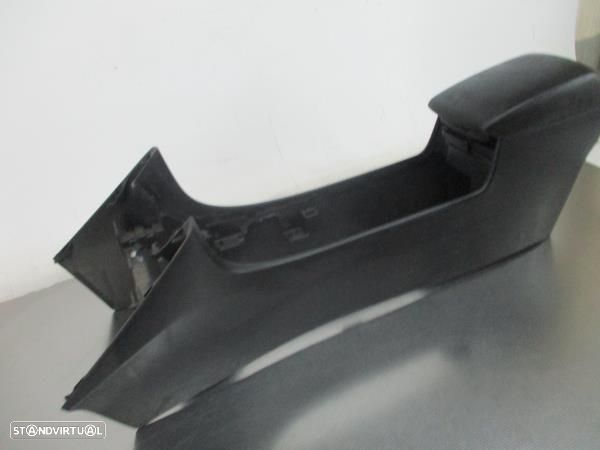 Apoio Braço  Mazda 3 (Bk) - 2