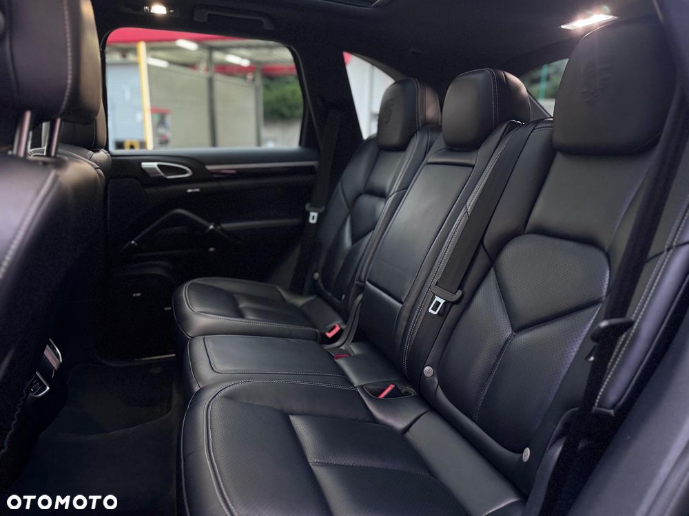 Porsche Cayenne Platinum Edition - 33