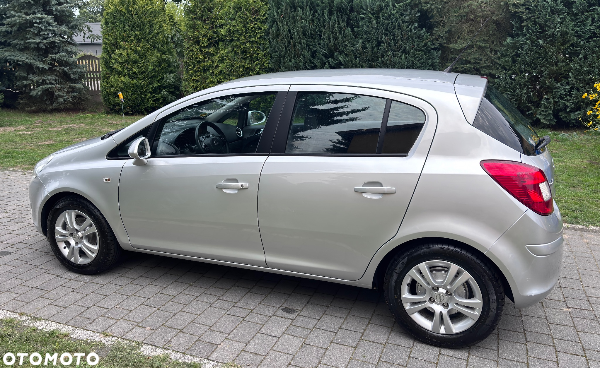 Opel Corsa 1.4 16V Cosmo - 12