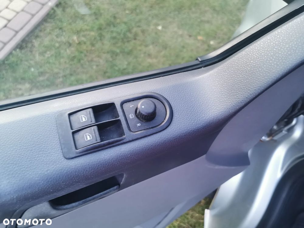 Volkswagen Transporter L1H1 Mixt - 23