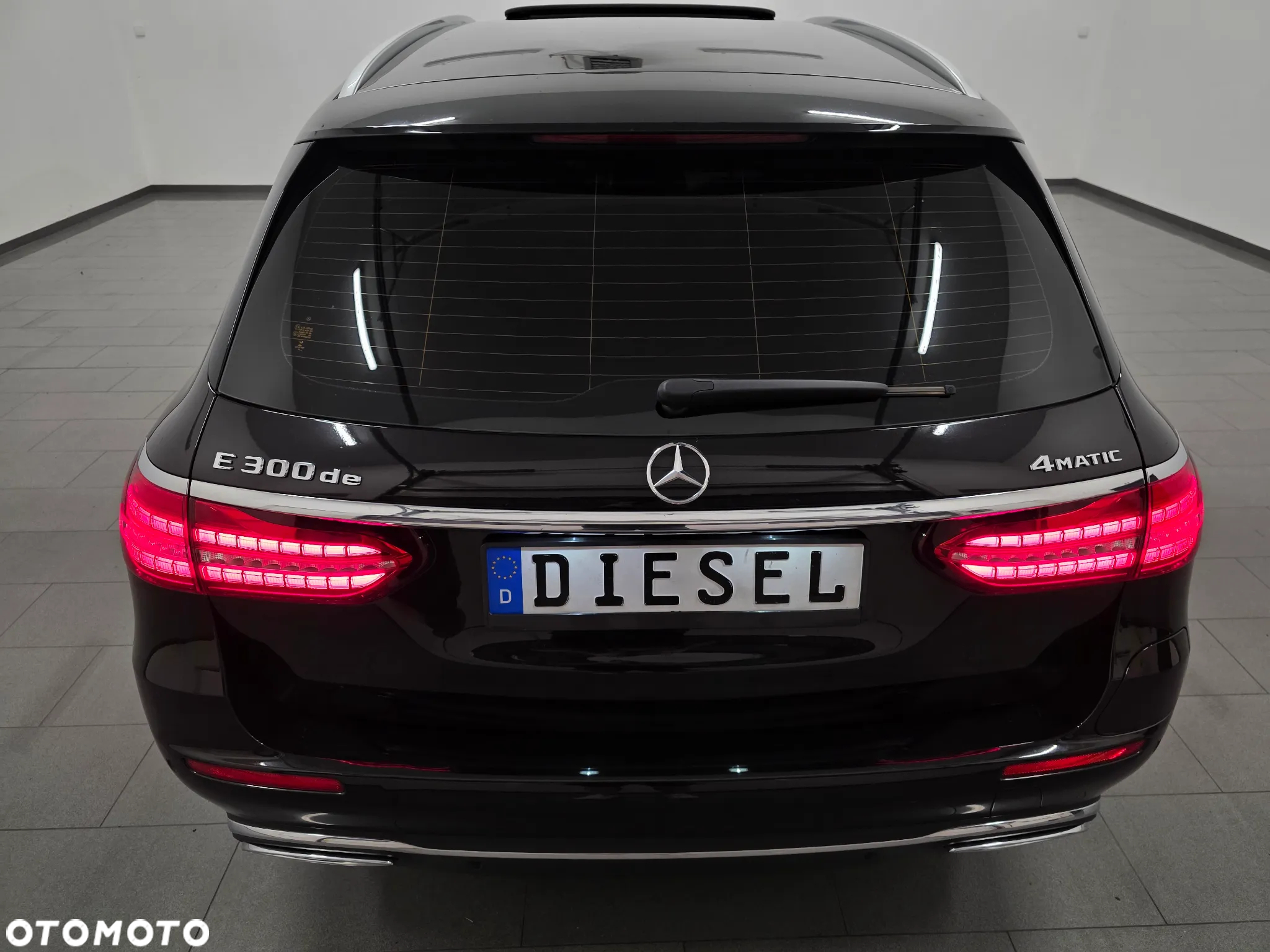 Mercedes-Benz Klasa E 220 d 4Matic 9G-TRONIC AMG Line - 36