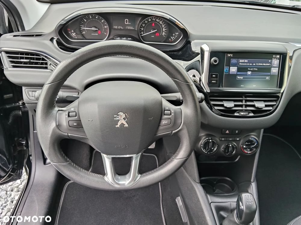 Peugeot 208 1.2 PureTech Style - 12