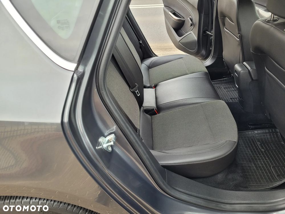 Opel Astra 1.4 Turbo Cosmo - 24
