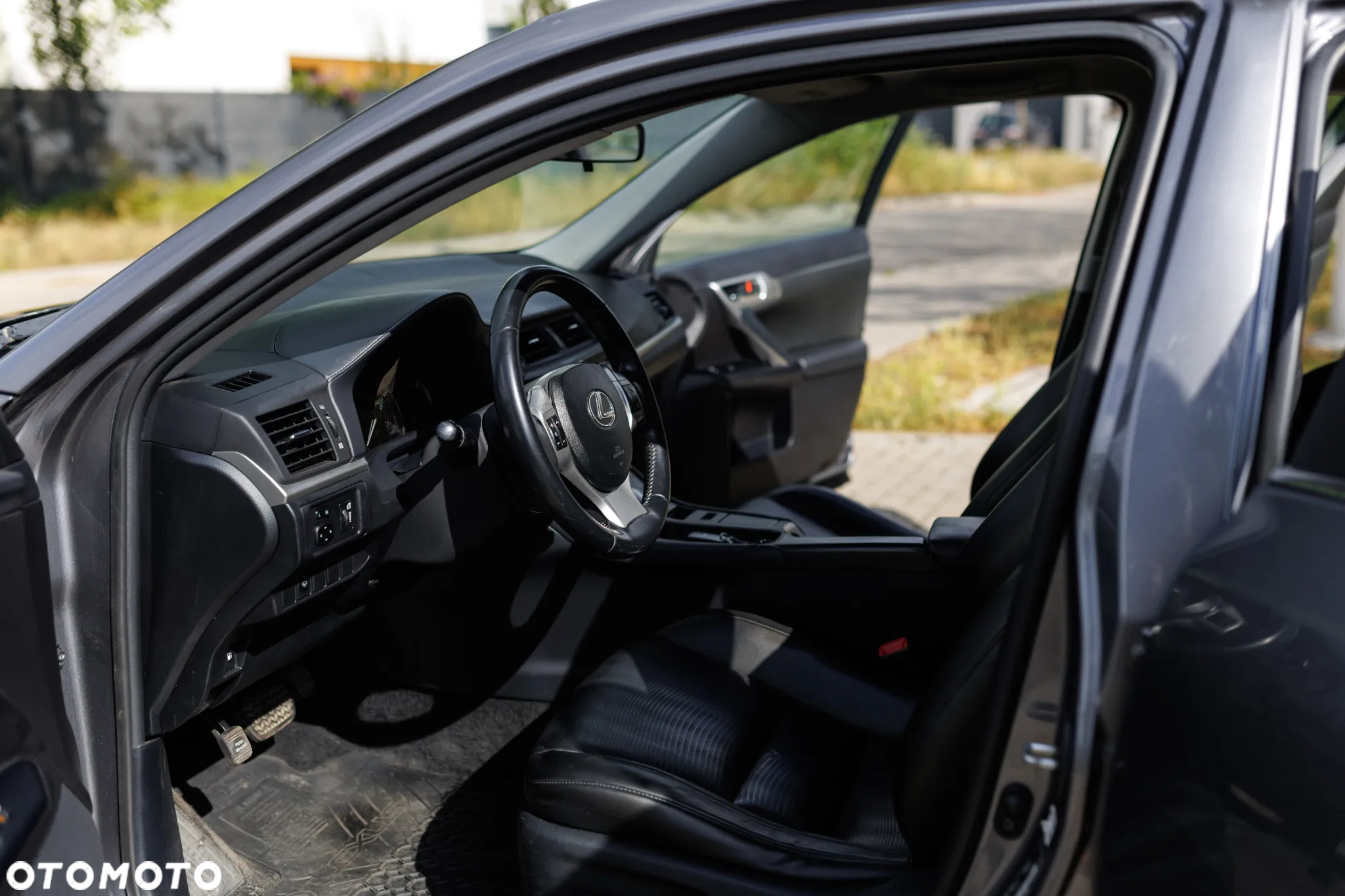 Lexus CT - 15
